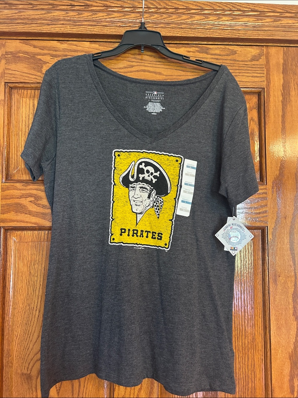 NWT Ladies Charcoal Gray V-Neck Pirates Graphic Shirt, Size L